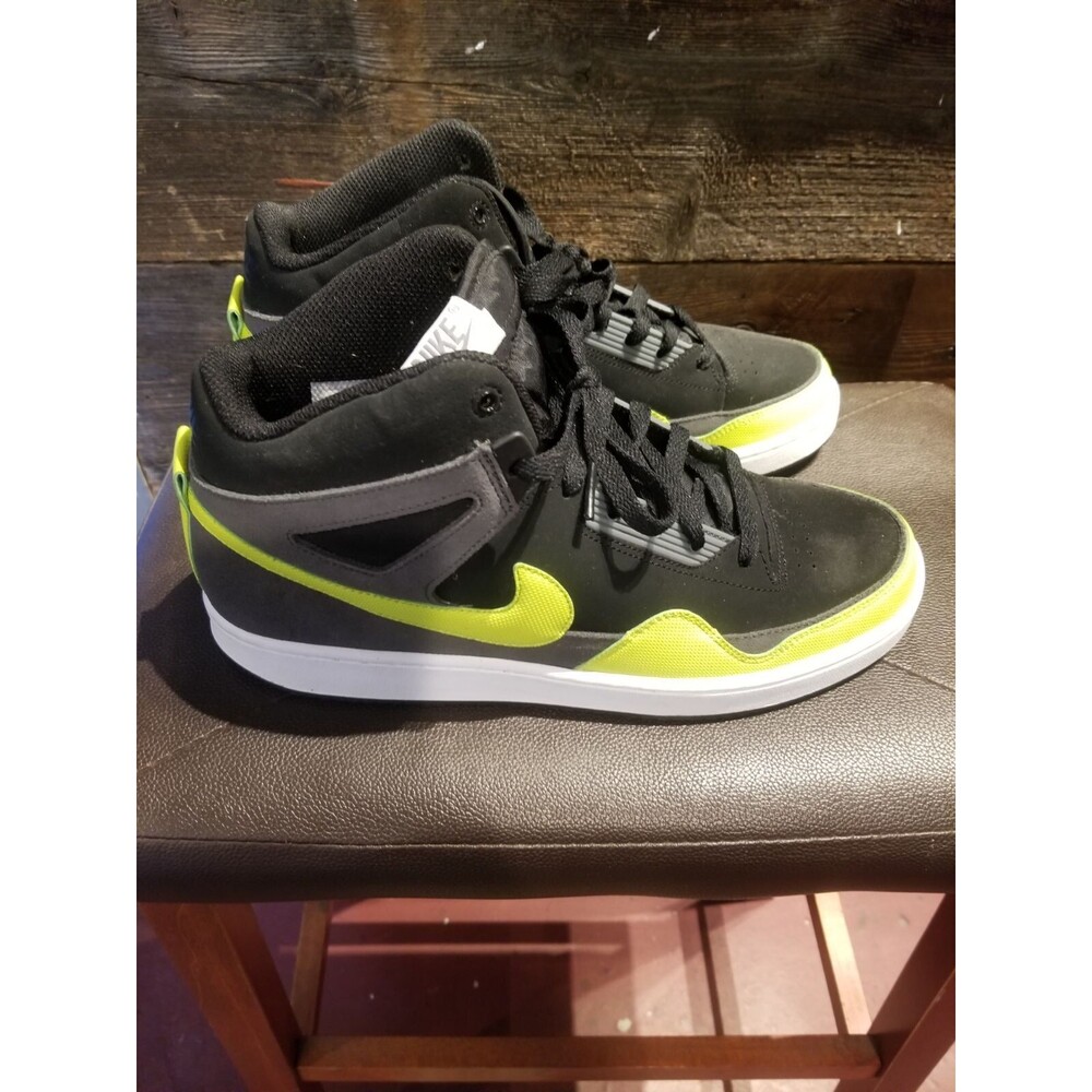 Nike Alphaballer Size 10